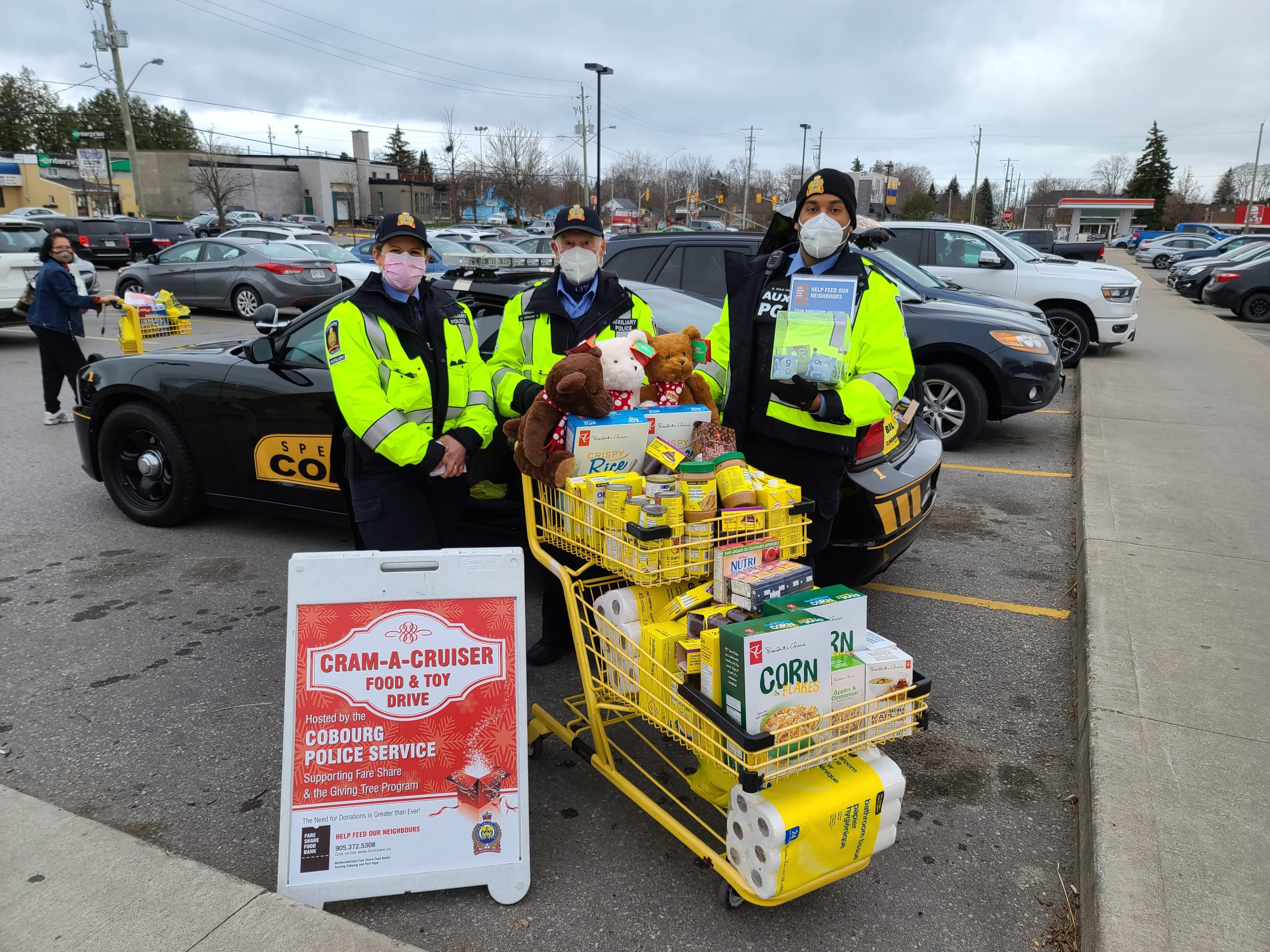 Cram a Cruiser event - Cobourg Police Auxiliary members